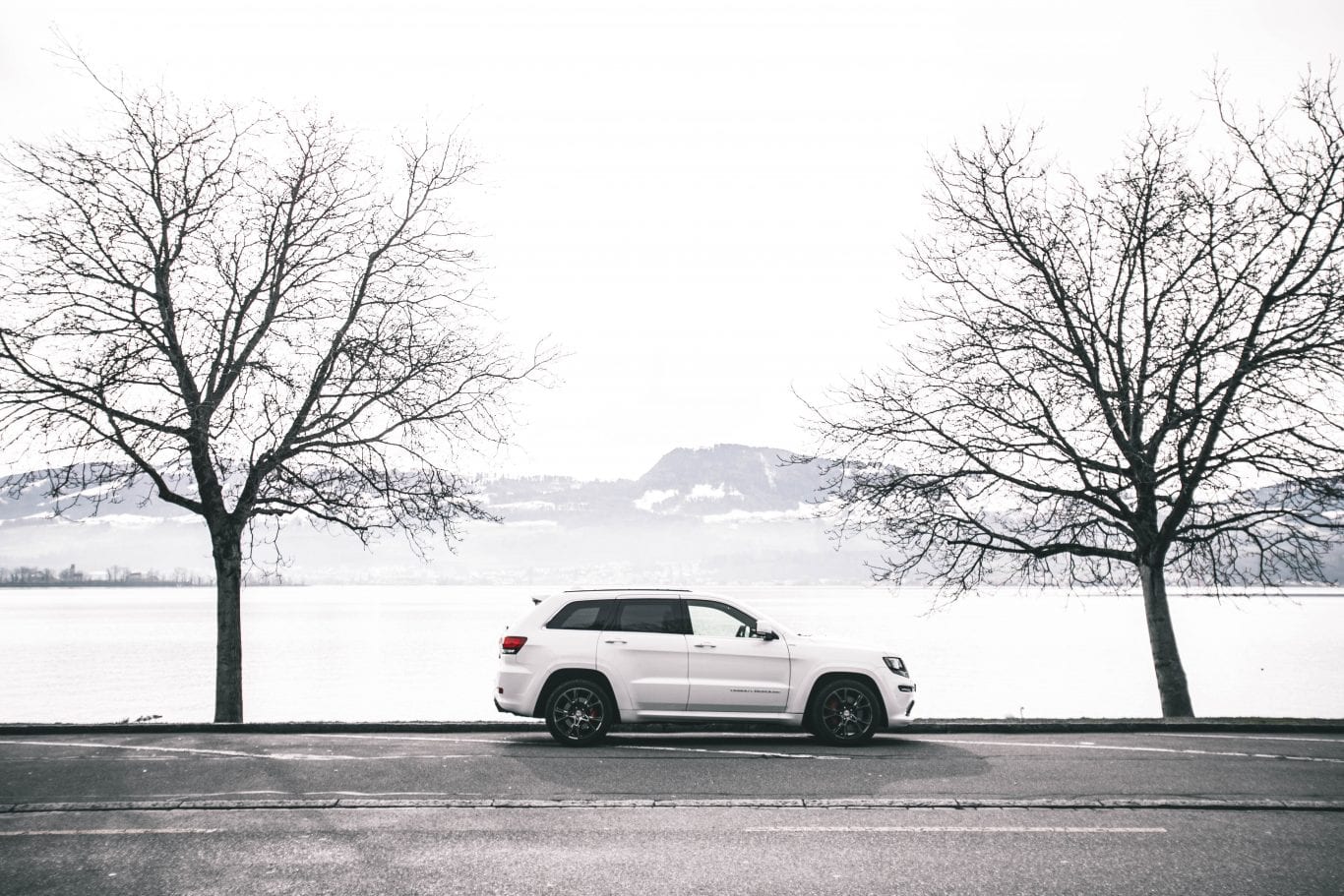 Jeep Grand Cherokee 6.4 SRT8 4×4: Wir sind keine Freunde - Auto Kunz AG 84