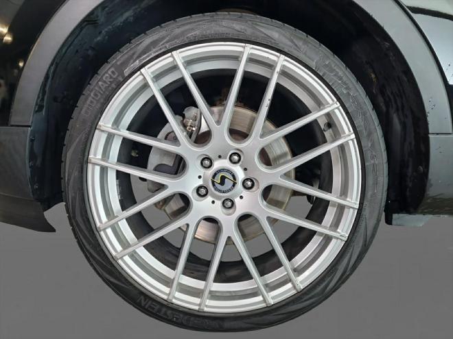Car gallery image