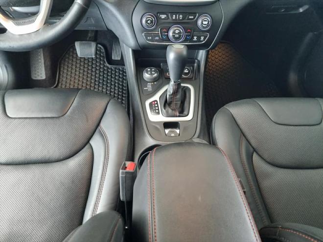 Car gallery image