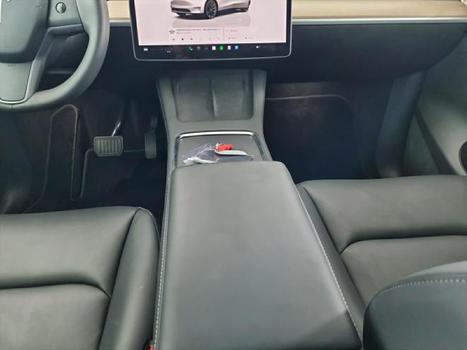 Car gallery image