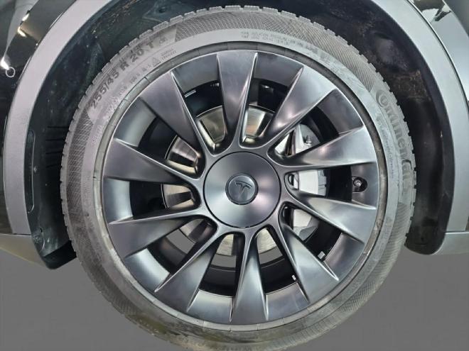Car gallery image