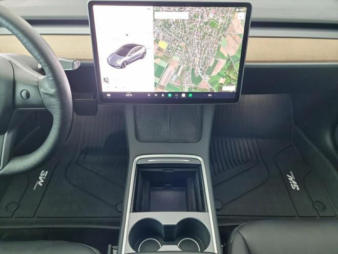 Car gallery image