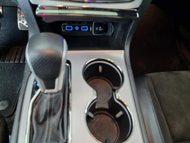 Car gallery image