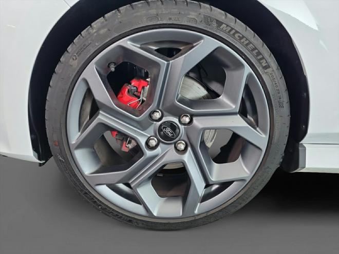 Car gallery image
