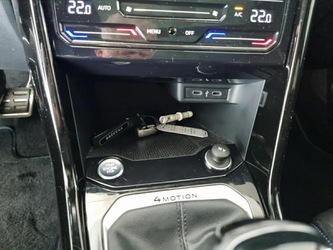 Car gallery image