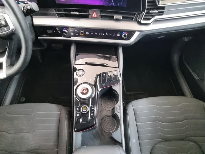 Car gallery image