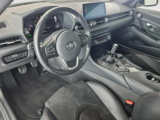 Car gallery image