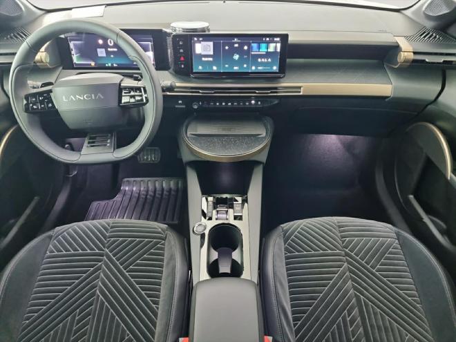 Car gallery image