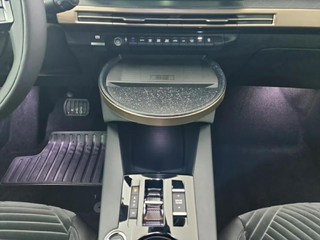 Car gallery image