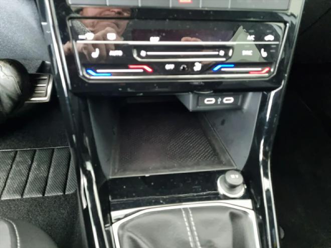 Car gallery image