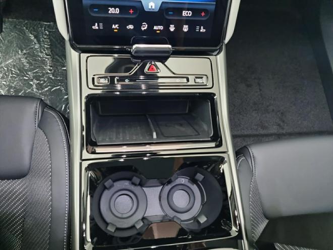 Car gallery image