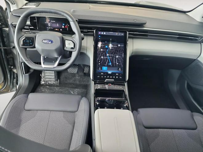 Car gallery image