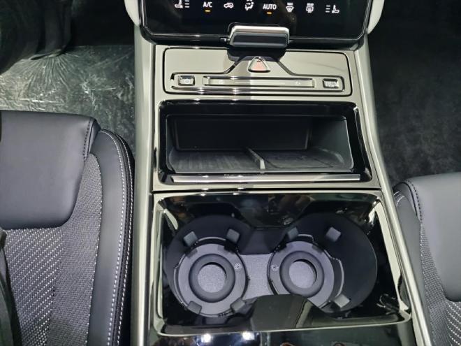 Car gallery image