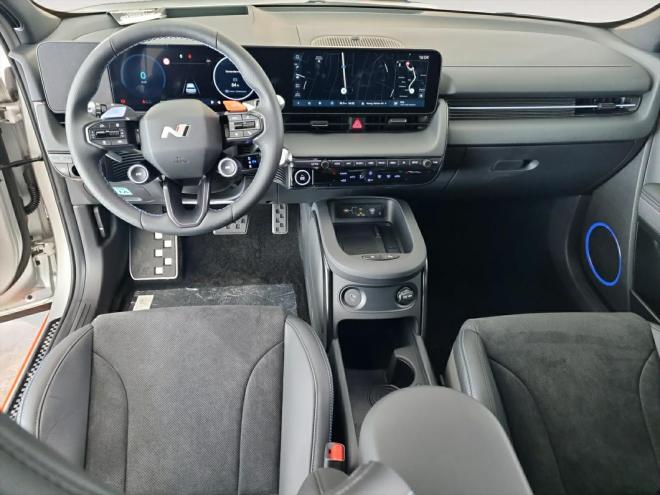 Car gallery image