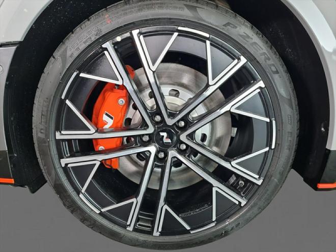 Car gallery image