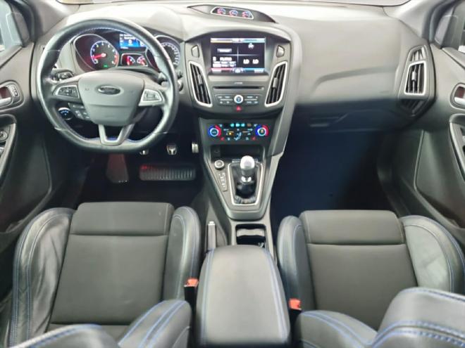Car gallery image