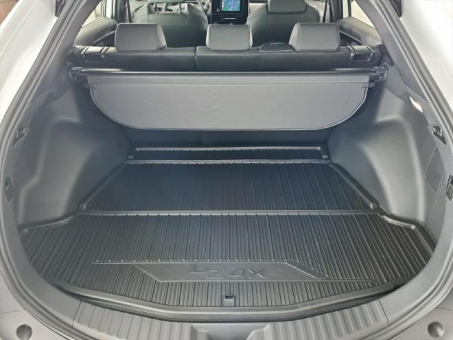 Car gallery image
