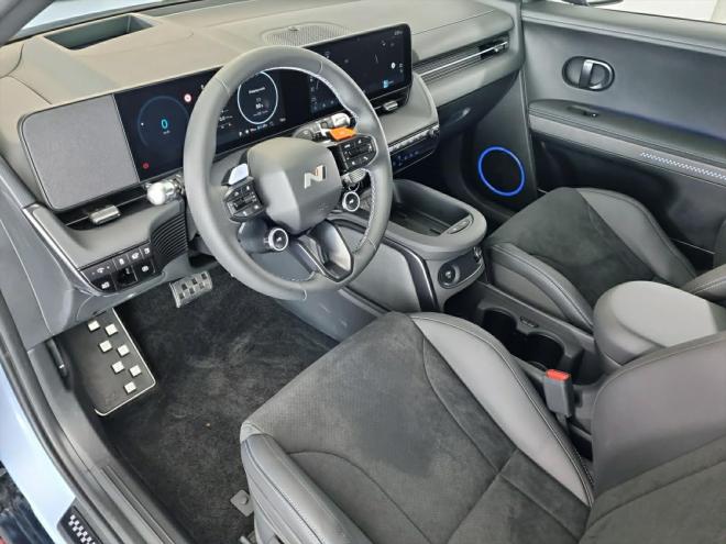 Car gallery image