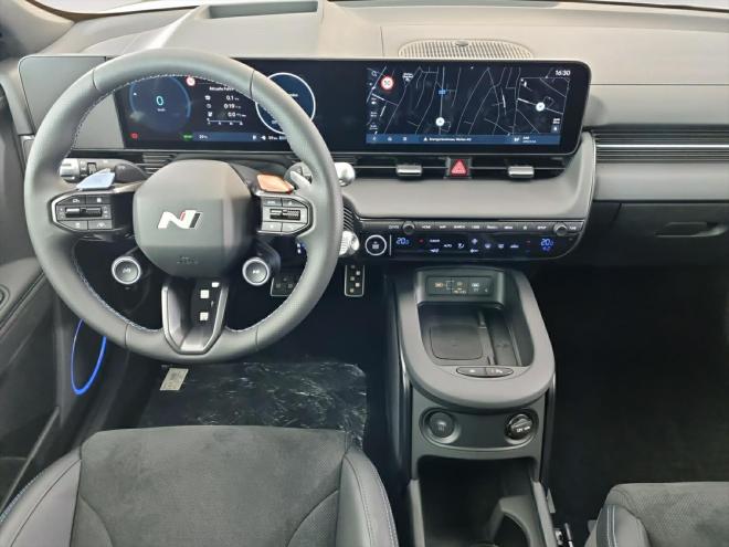 Car gallery image