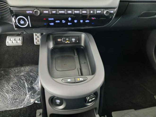 Car gallery image