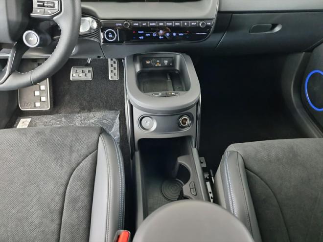 Car gallery image