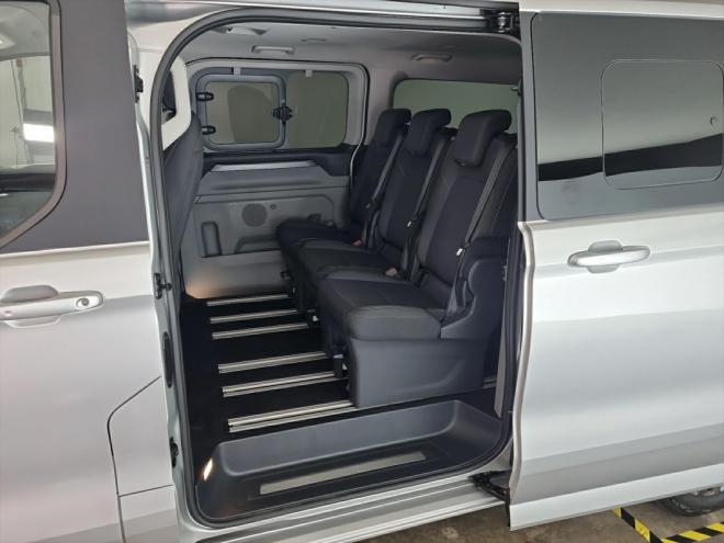 Car gallery image