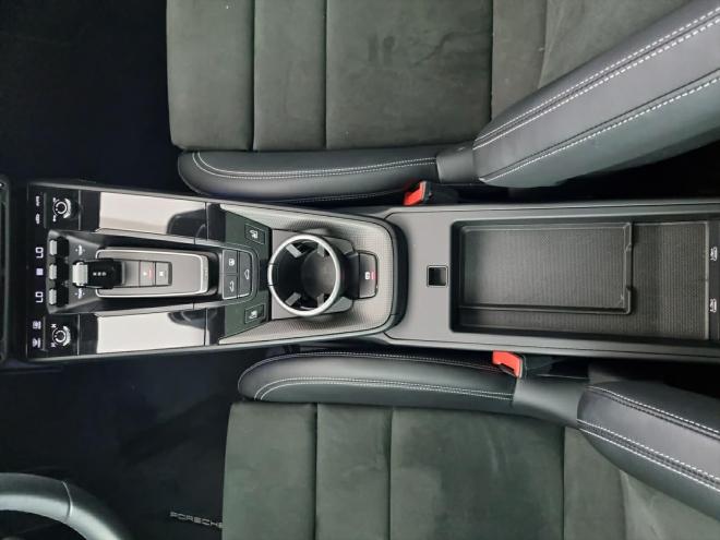 Car gallery image