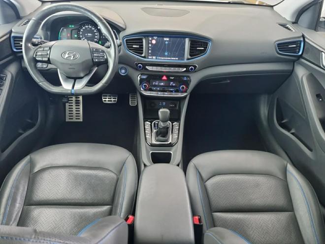 Car gallery image