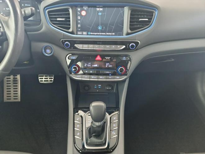 Car gallery image