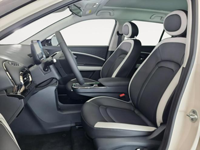 Car gallery image