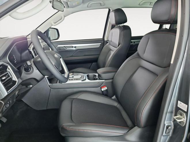 Car gallery image