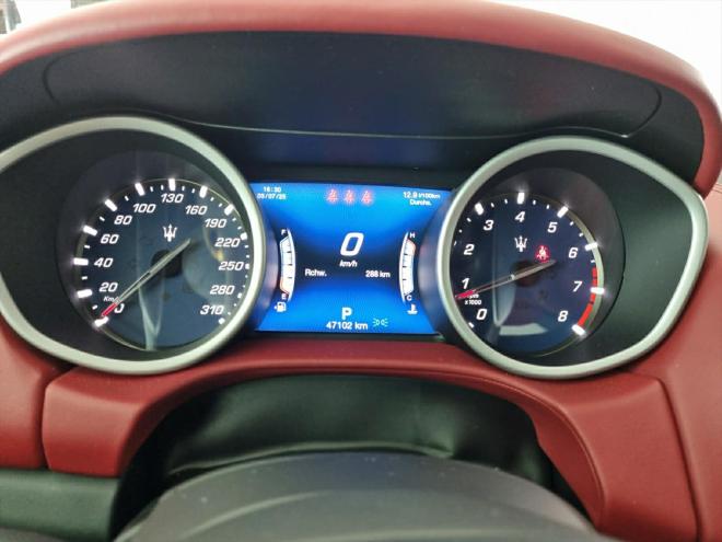 Car gallery image