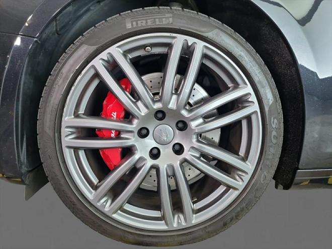 Car gallery image