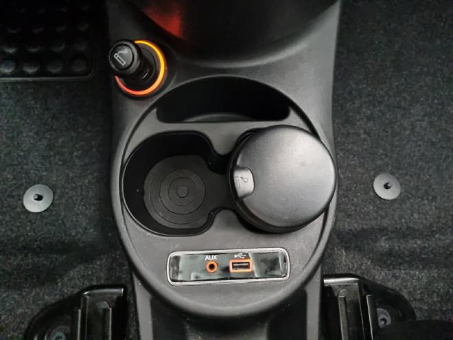 Car gallery image