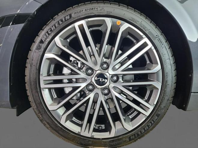 Car gallery image