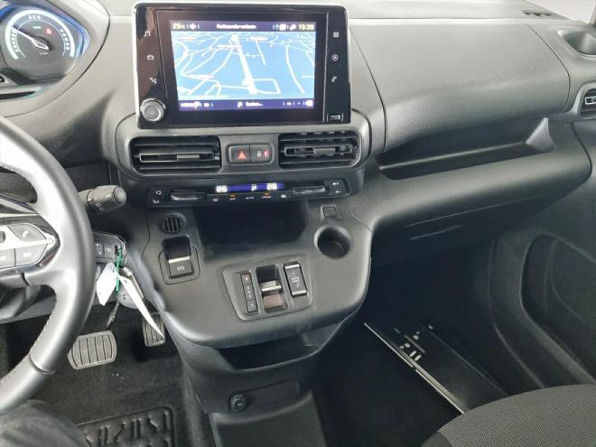 Car gallery image
