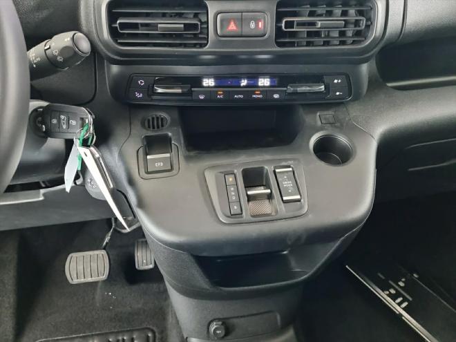 Car gallery image