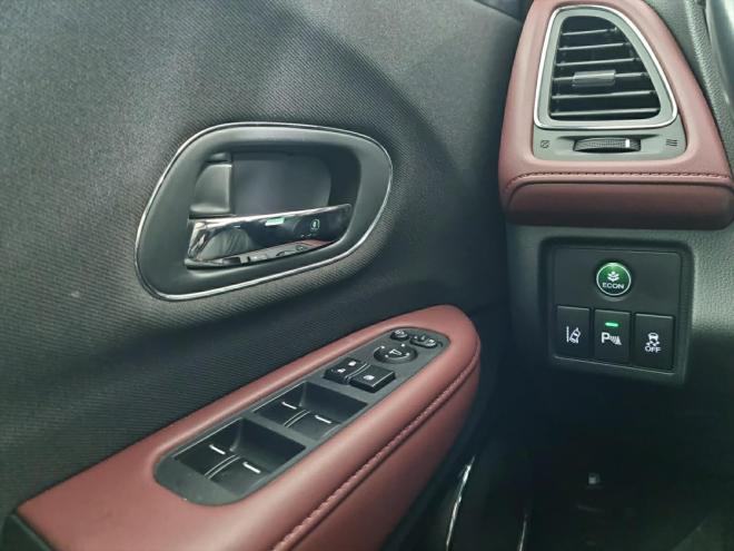 Car gallery image