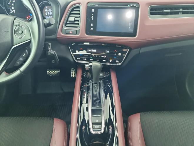 Car gallery image