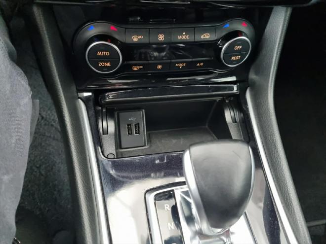 Car gallery image