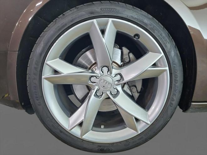 Car gallery image