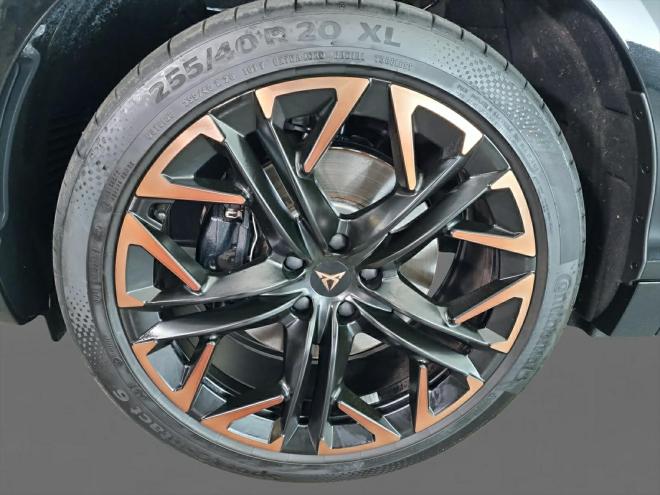 Car gallery image
