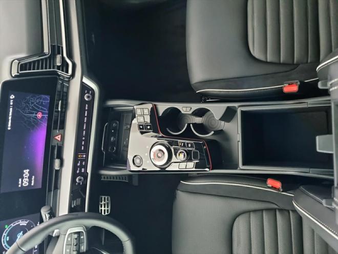 Car gallery image