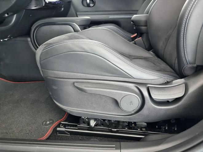 Car gallery image