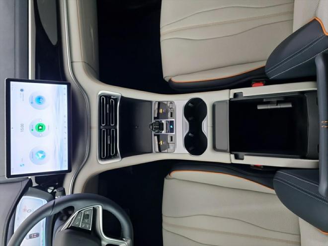 Car gallery image