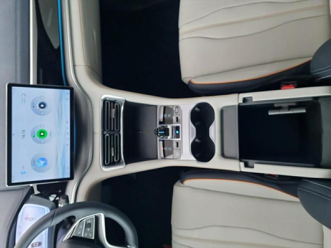 Car gallery image