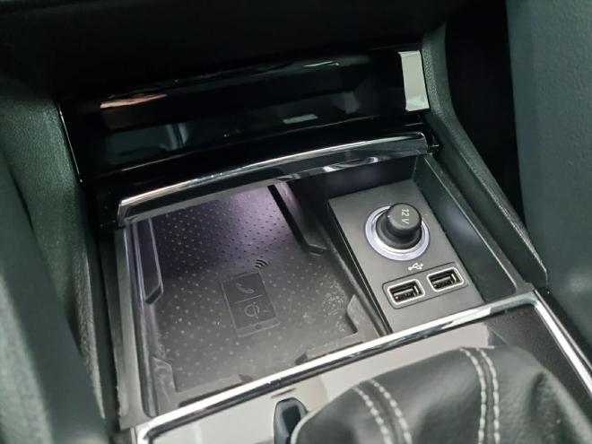 Car gallery image