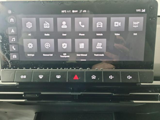 Car gallery image