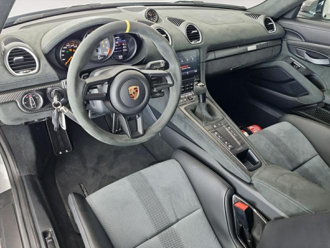 Car gallery image