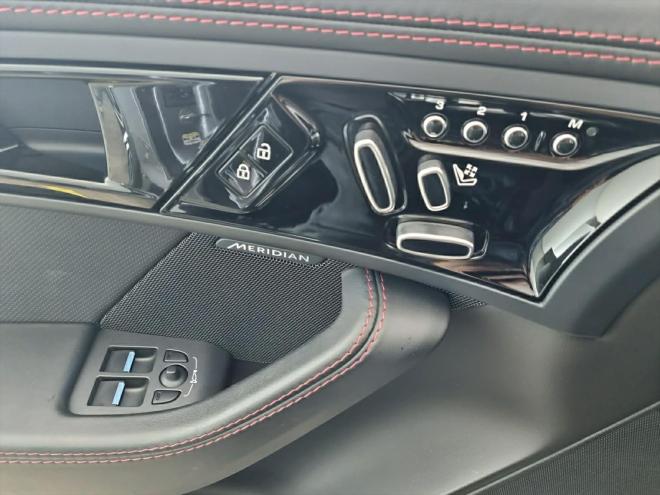 Car gallery image